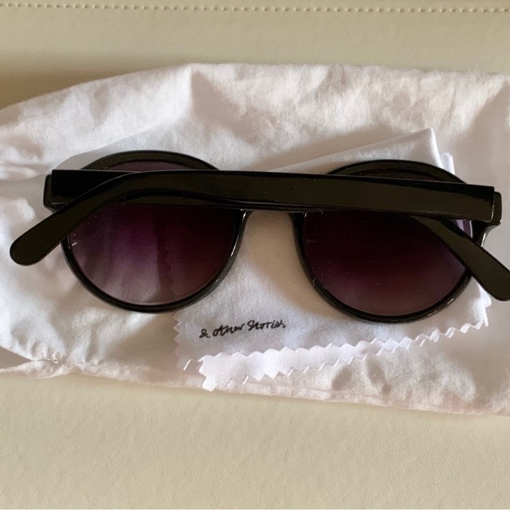 !!ISO!! - & Other Stories Round Sunglasses - Picture 2 of 3